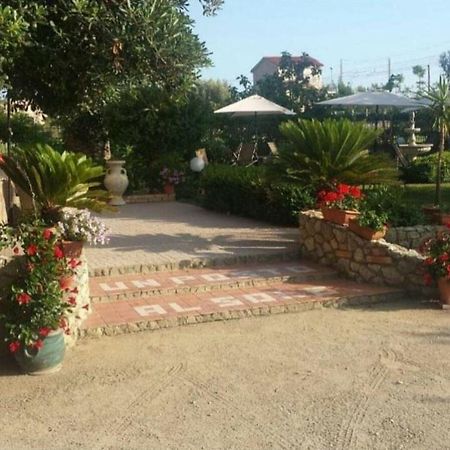 Un Posto Al Sole - Paola Bed & Breakfast Exterior photo