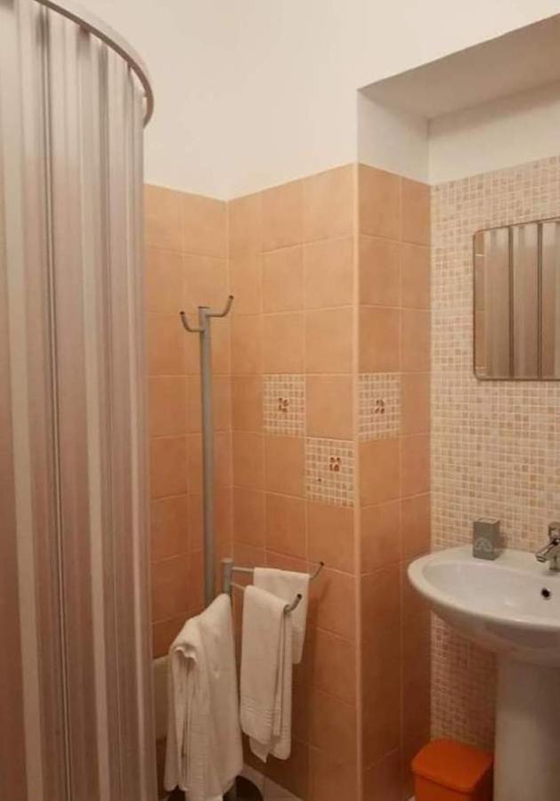 Un Posto Al Sole - Paola Bed & Breakfast Exterior photo