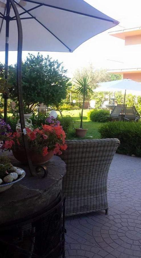 Un Posto Al Sole - Paola Bed & Breakfast Exterior photo